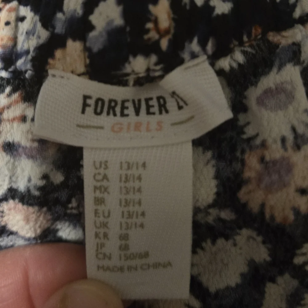Forever 21 Girls’ Size 13/14 Black Floral Tulip Hem Shorts – Lightweight